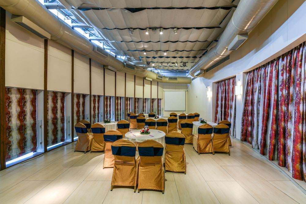 Hotel The Regale By Tunga Mumbai Exterior foto