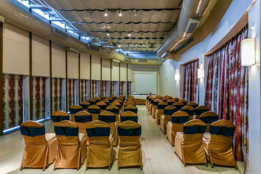 Hotel The Regale By Tunga Mumbai Exterior foto