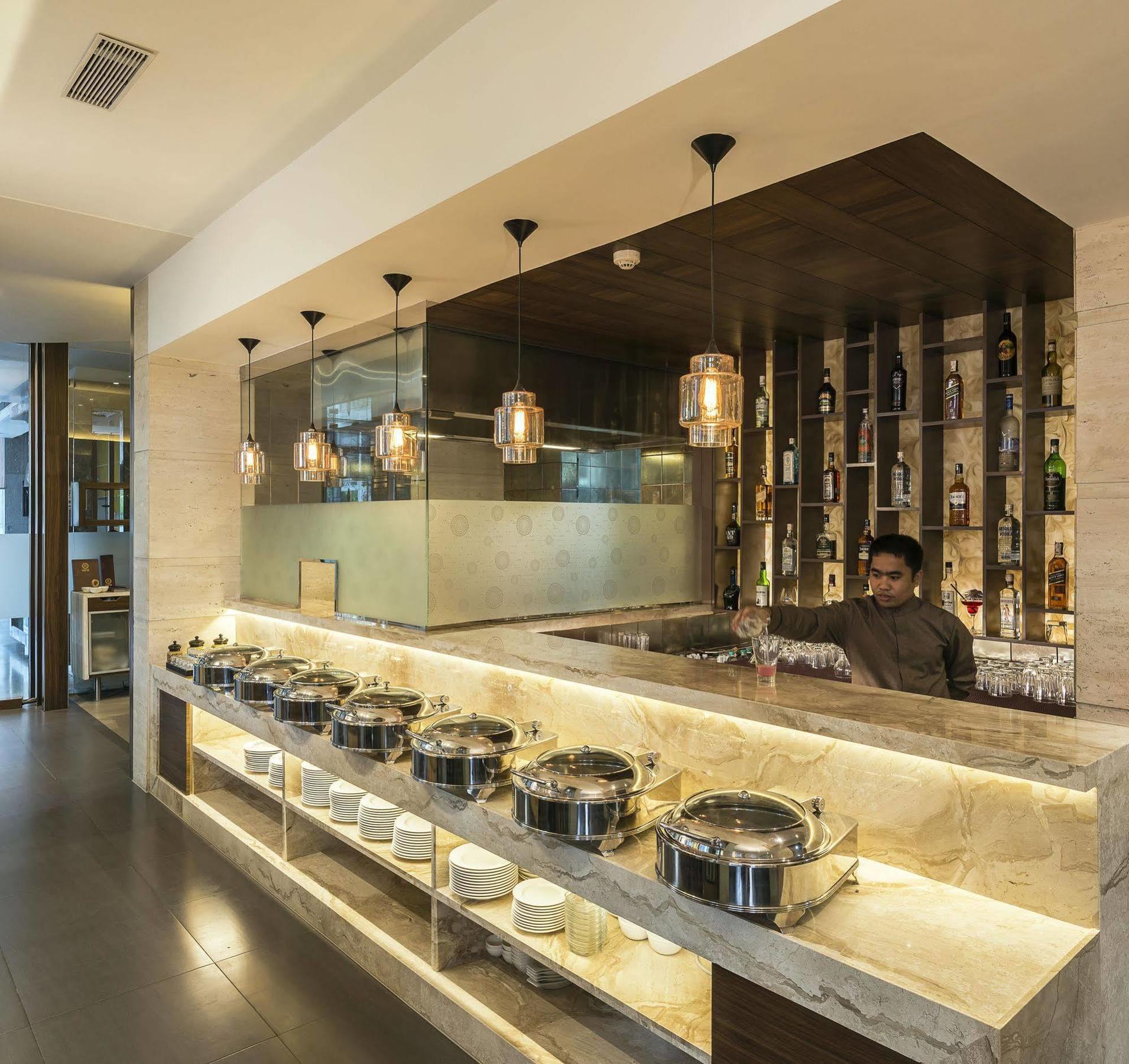 Hotel The Regale By Tunga Mumbai Exterior foto