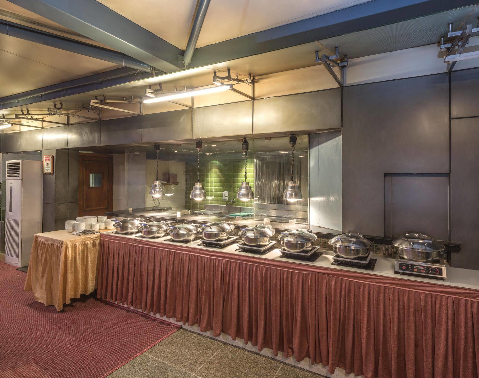 Hotel The Regale By Tunga Mumbai Exterior foto