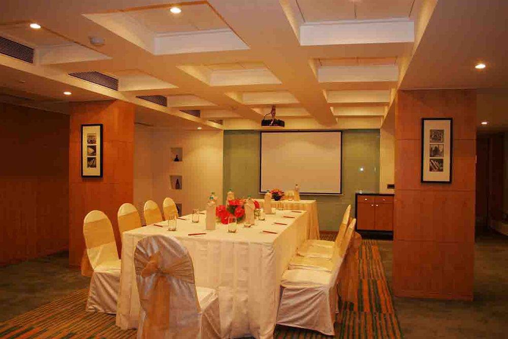 Hotel The Regale By Tunga Mumbai Exterior foto